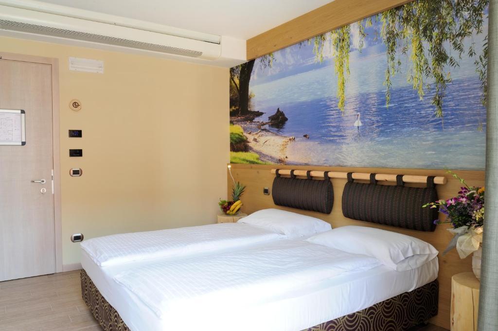 Eco Hotel Bonapace Torbole Sul Garda Oda fotoğraf