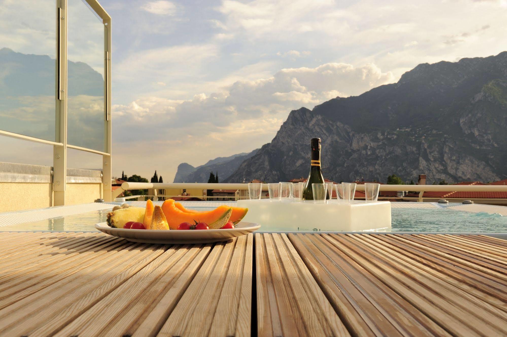 Eco Hotel Bonapace Torbole Sul Garda Dış mekan fotoğraf